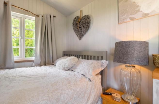Nefoedd Romantic Shepherds Hut Кемпинг Суонси